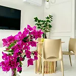 Sun Island * Адехе