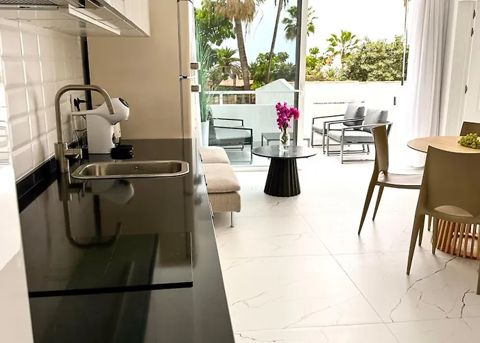 Sun Island * אדחה